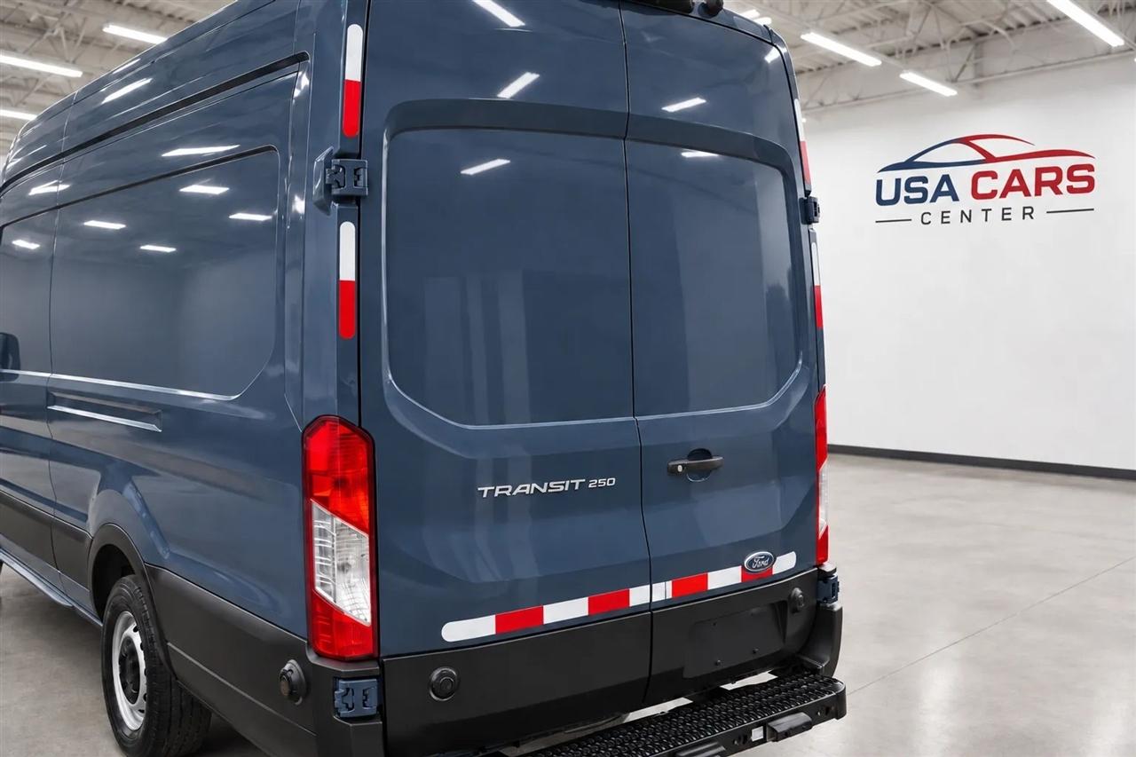 Ford Transit 250 Van High Roof w/Sliding Pass. 148-in. WB EL 2020