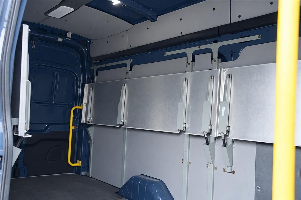 Ford Transit 250 Van High Roof w/Sliding Pass. 148-in. WB EL 2020
