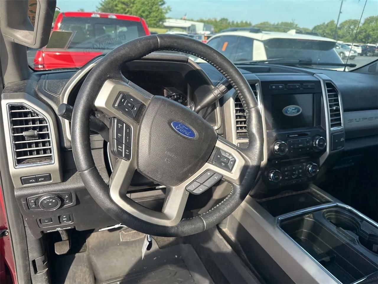 Ford F-350 SD Lariat Crew Cab 4WD 2017