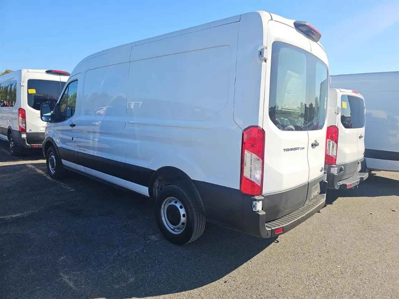 Ford Transit 250 Van Med. Roof w/Sliding Pass. 130-in. WB 2021