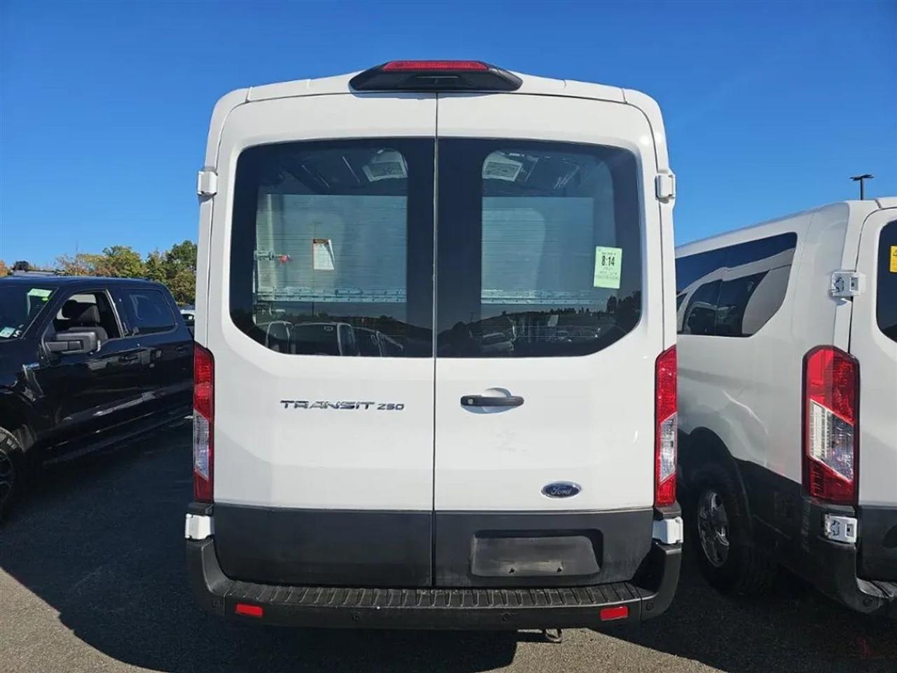 Ford Transit 250 Van Med. Roof w/Sliding Pass. 130-in. WB 2021