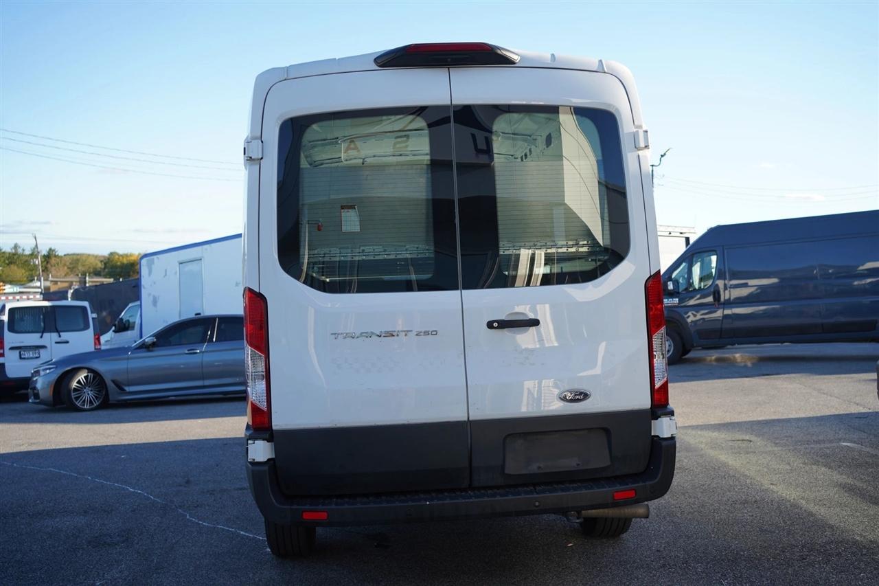 Ford Transit 250 Van Med. Roof w/Sliding Pass. 130-in. WB 2021