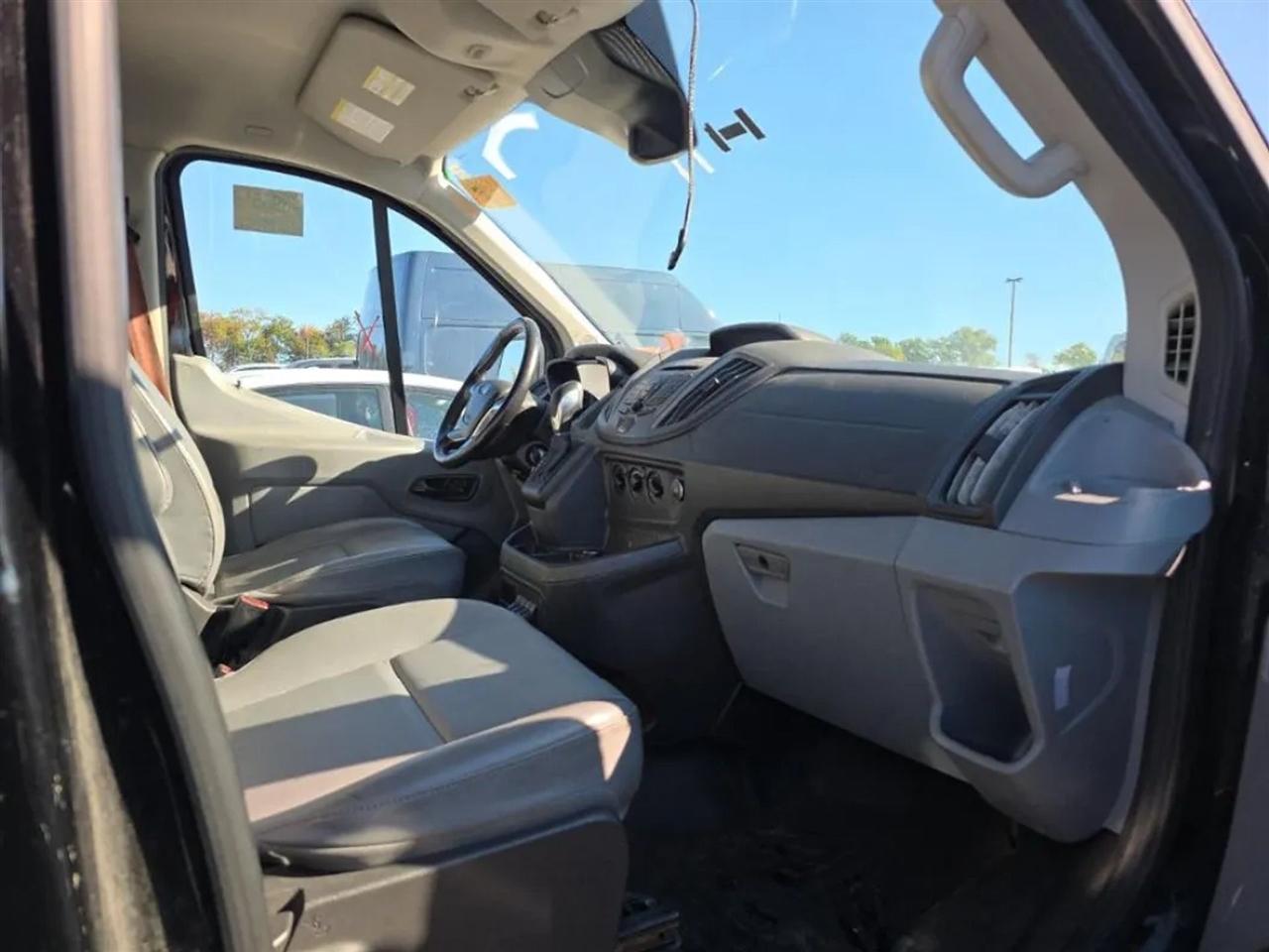 Ford Transit 150 Van Low Roof w/Sliding Pass. 130-in. WB 2019