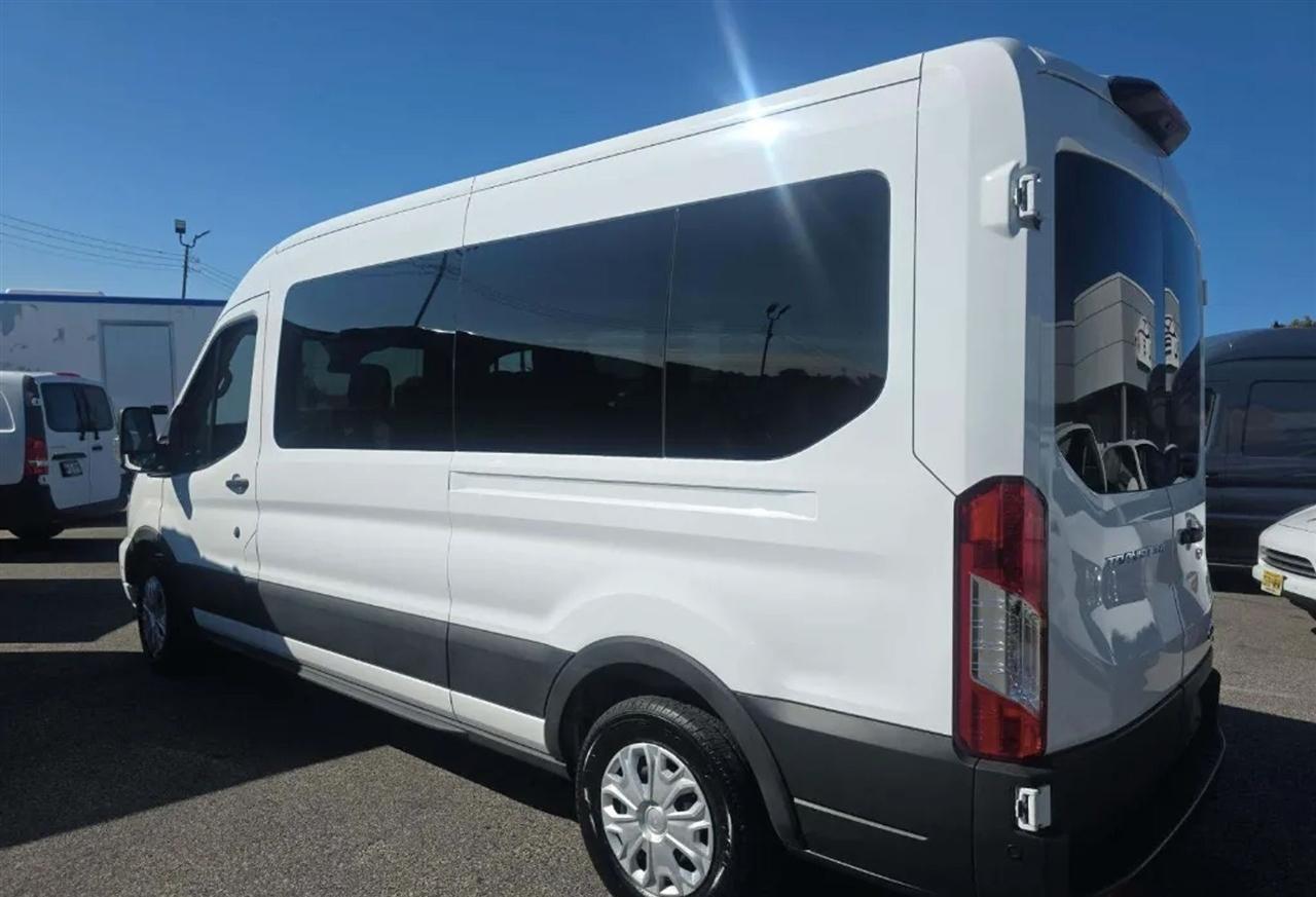 Ford Transit 350 Wagon Med. Roof XL w/Sliding Pass. 148-in. WB 2025