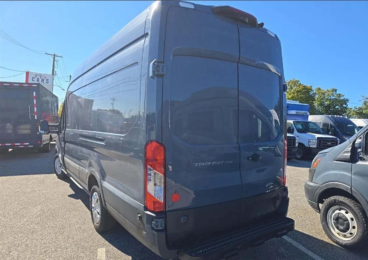 Ford Transit 250 Van High Roof w/Sliding Pass. 148-in. WB EL 2021