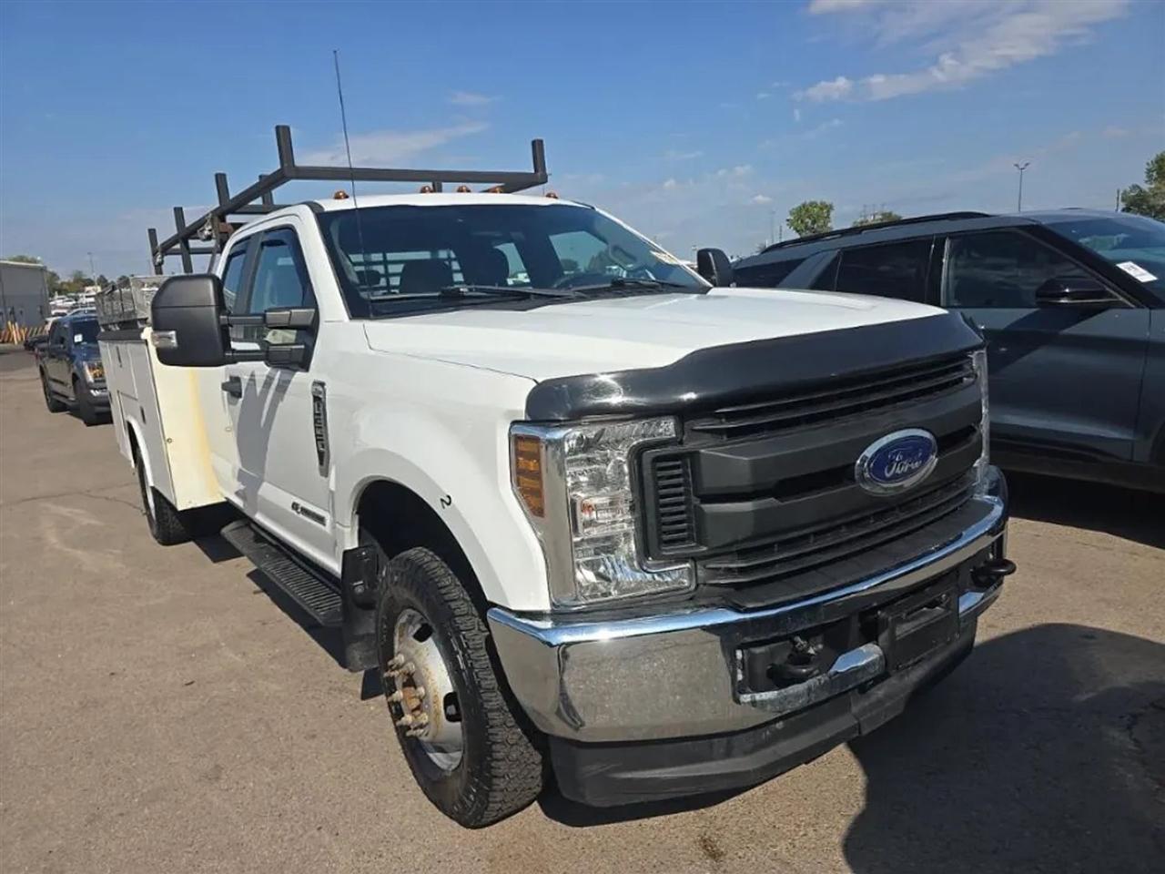 Ford F-350 SD XL SuperCab Long Bed DRW 4WD 2019