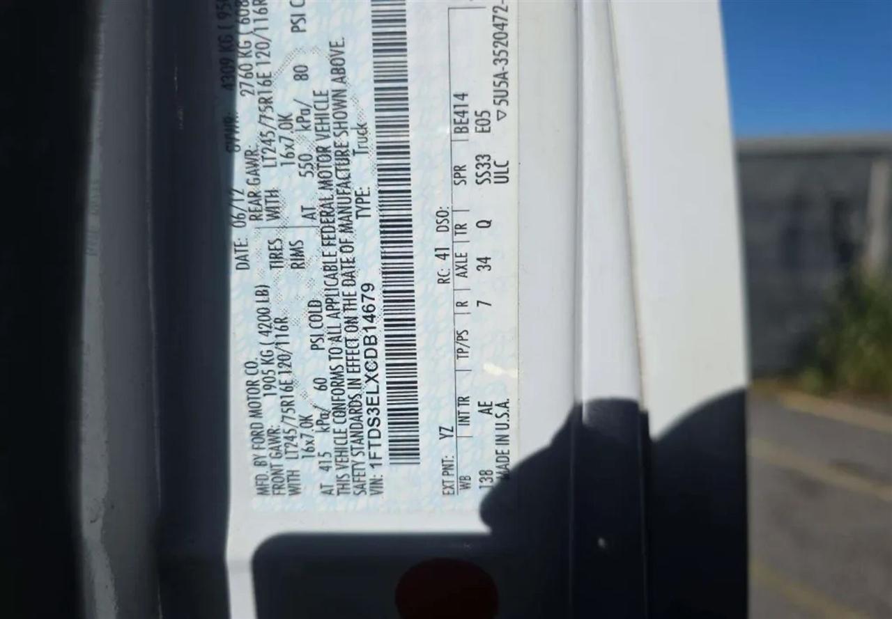 Ford Econoline E-350 Super Duty Extended 2012