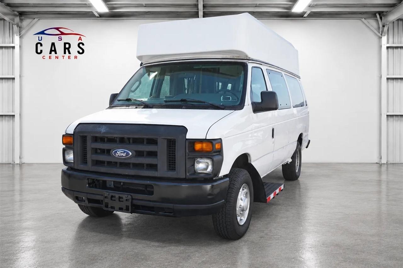 Ford Econoline E-350 Super Duty Extended 2012