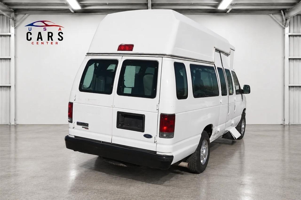 Ford Econoline E-350 Super Duty Extended 2012