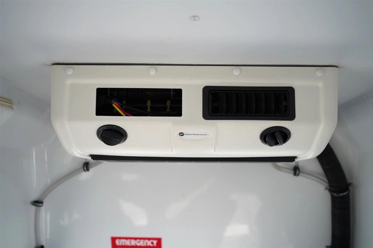 Ford Econoline E-350 Super Duty Extended 2012