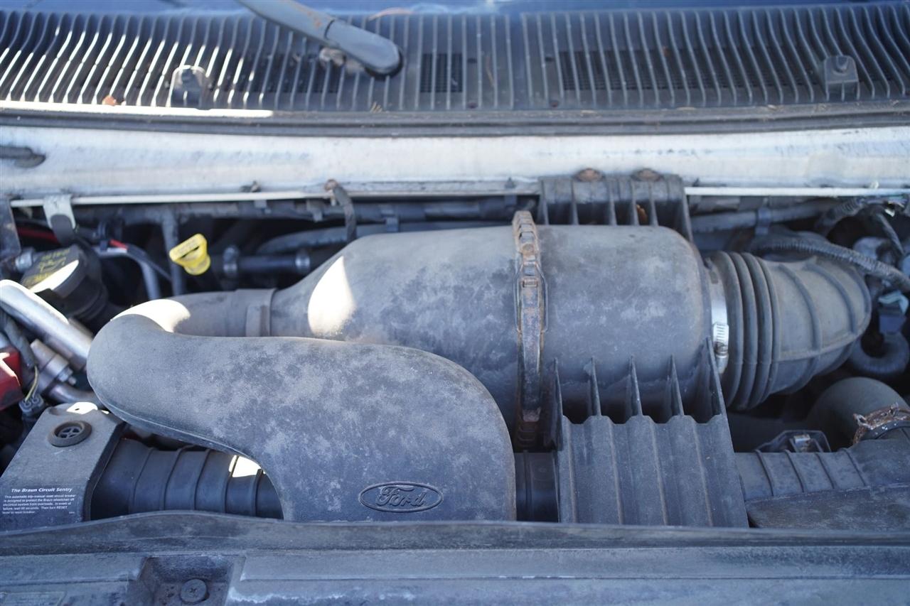 Ford Econoline E-350 Super Duty Extended 2012