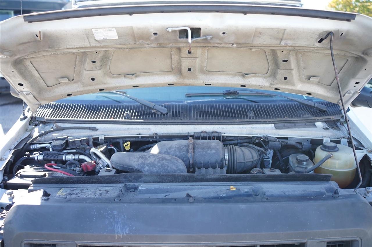 Ford Econoline E-350 Super Duty Extended 2012