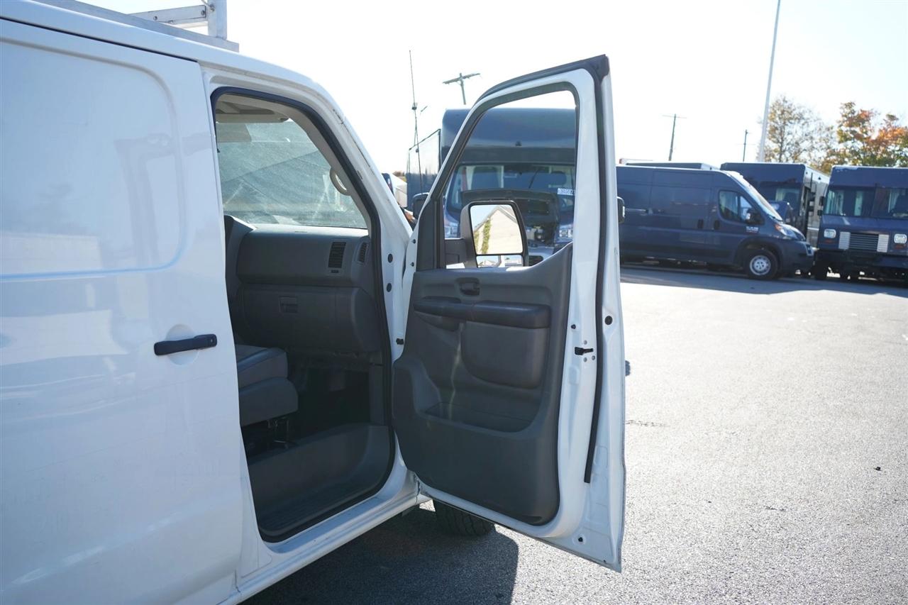 Nissan NV Cargo 2500 HD SV V6 2020