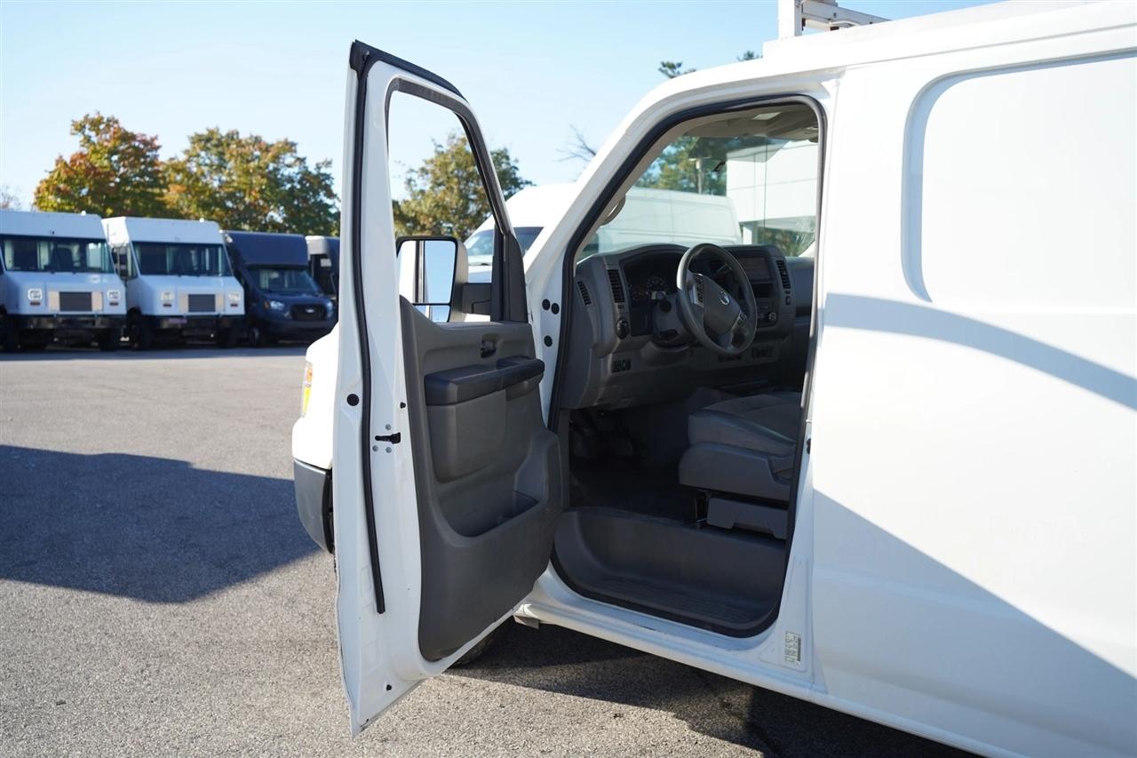 Nissan NV Cargo 2500 HD SV V6 2020