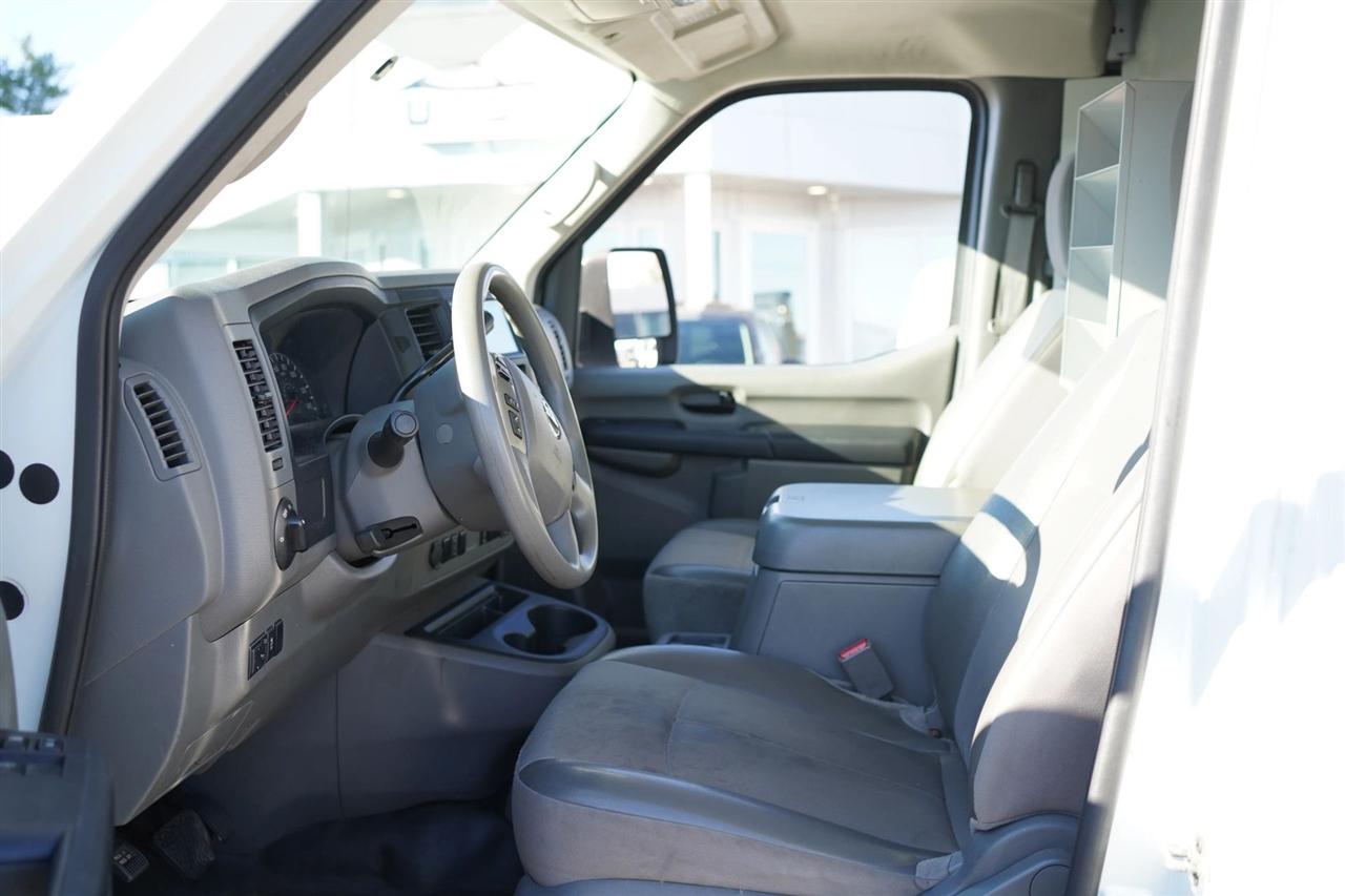 Nissan NV Cargo 2500 HD SV V6 2020