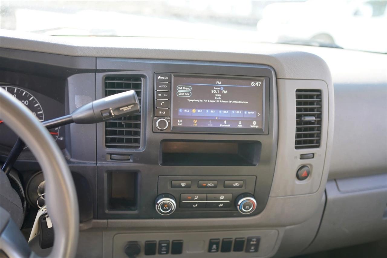 Nissan NV Cargo 2500 HD SV V6 2020