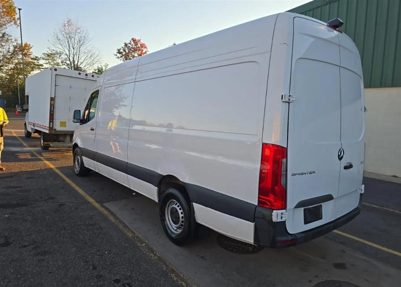 Mercedes-Benz Sprinter 2500 170-in. WB 2025