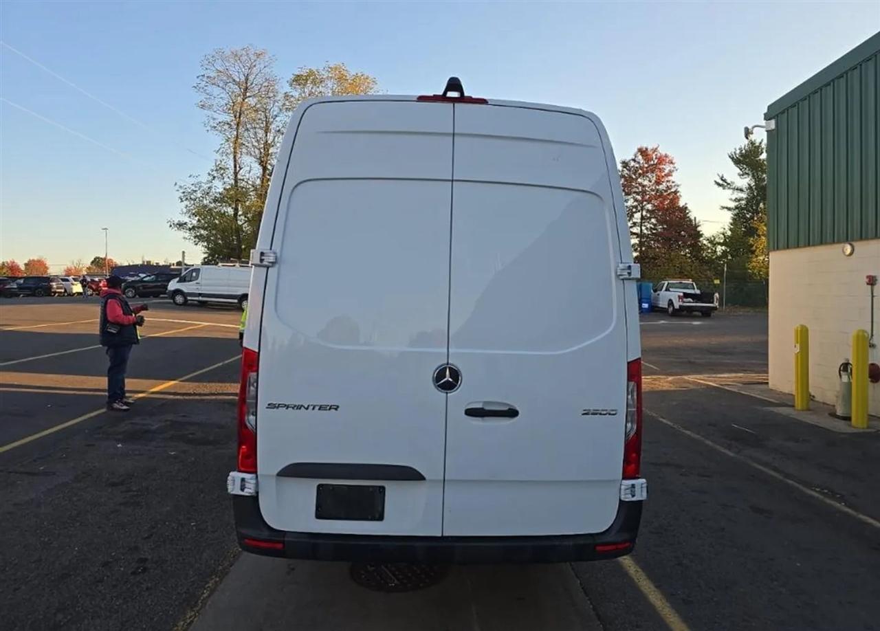 Mercedes-Benz Sprinter 2500 170-in. WB 2025