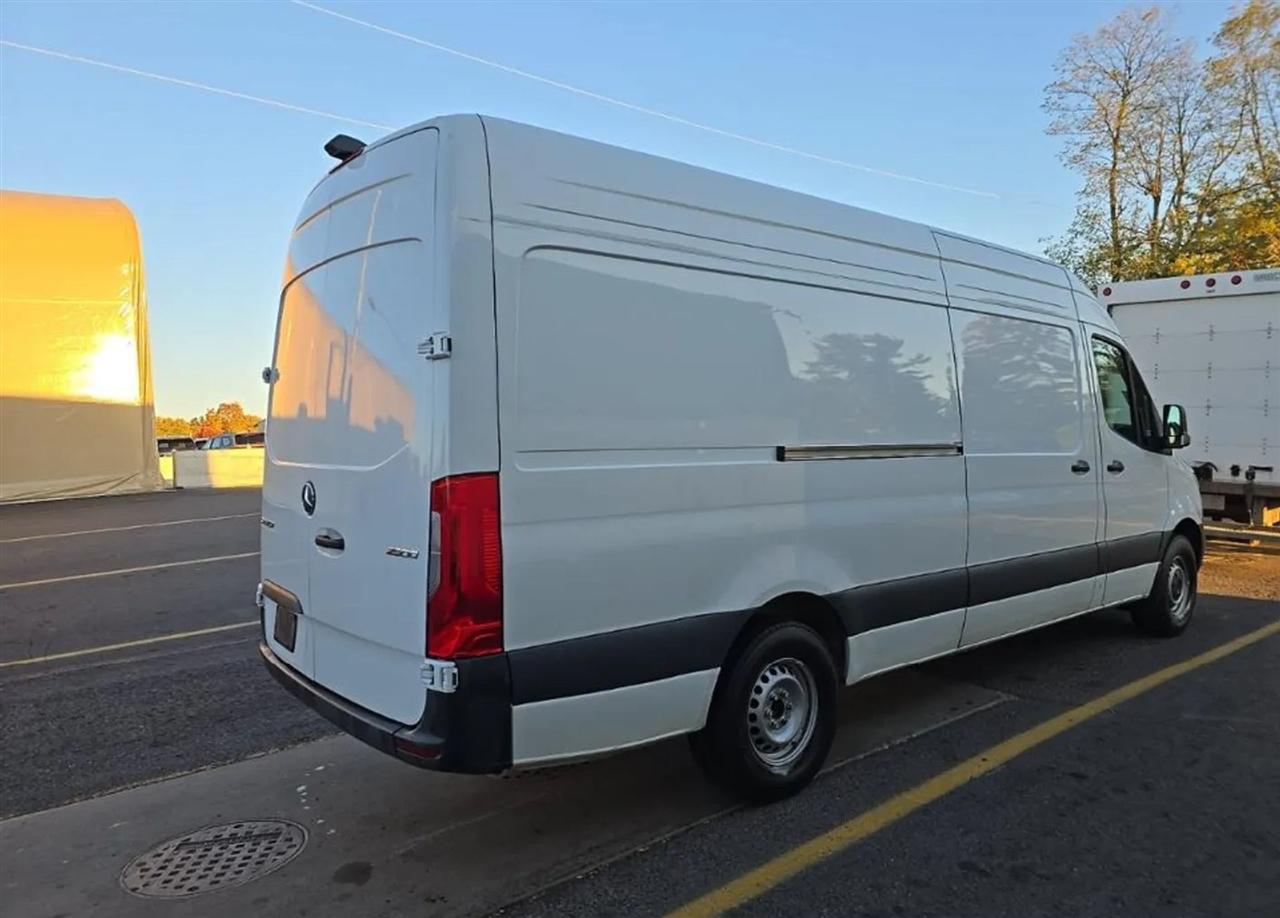 Mercedes-Benz Sprinter 2500 170-in. WB 2025