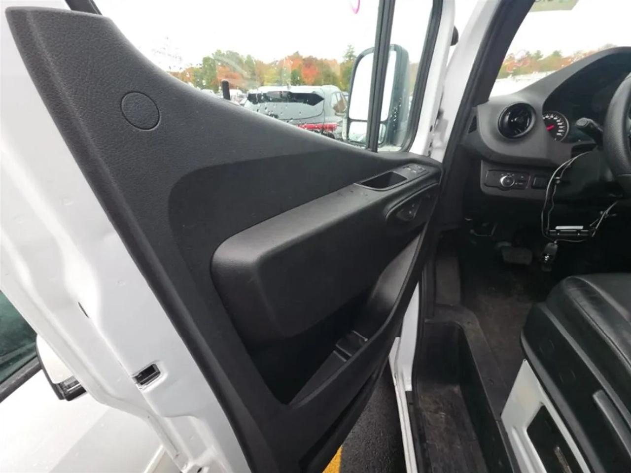 Mercedes-Benz Sprinter 2500 170-in. WB 2025