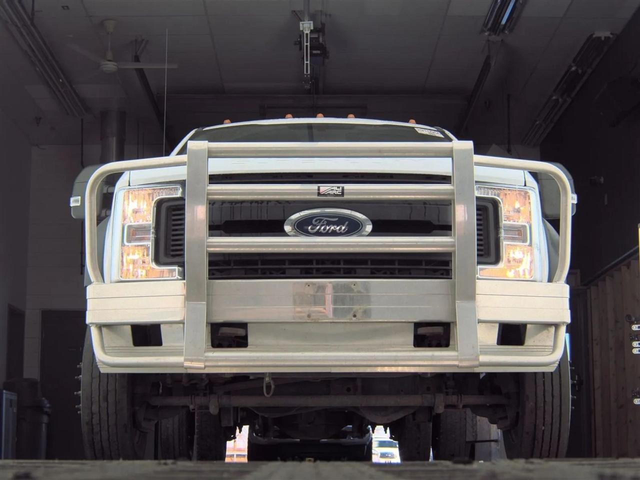 Ford F-450 SD Crew Cab DRW 4WD 2019