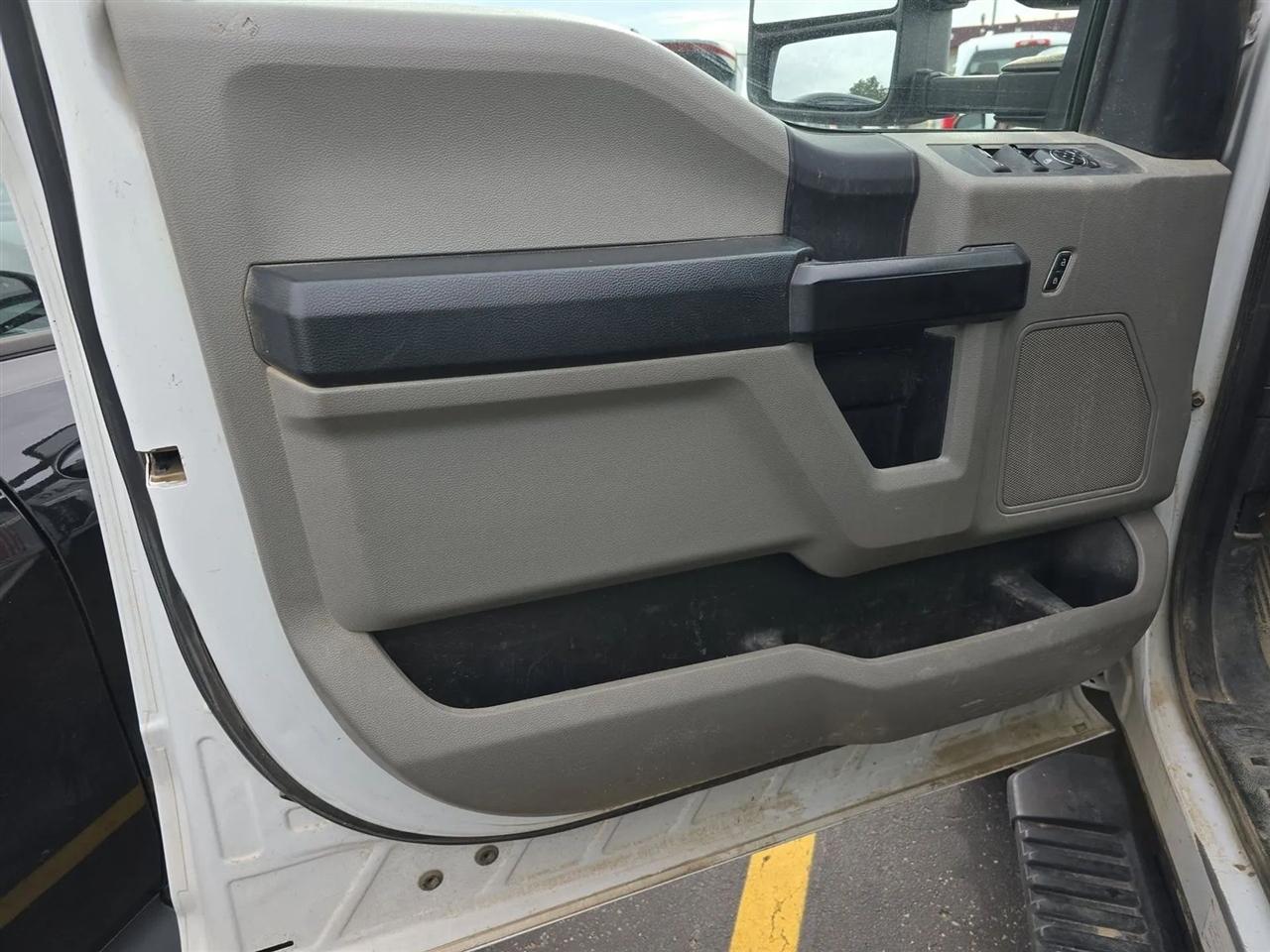 Ford F-450 SD Crew Cab DRW 4WD 2019