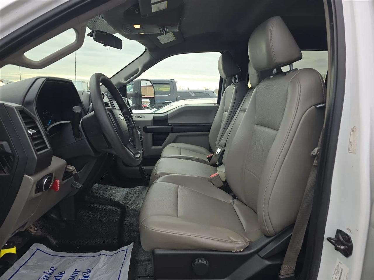 Ford F-450 SD Crew Cab DRW 4WD 2019