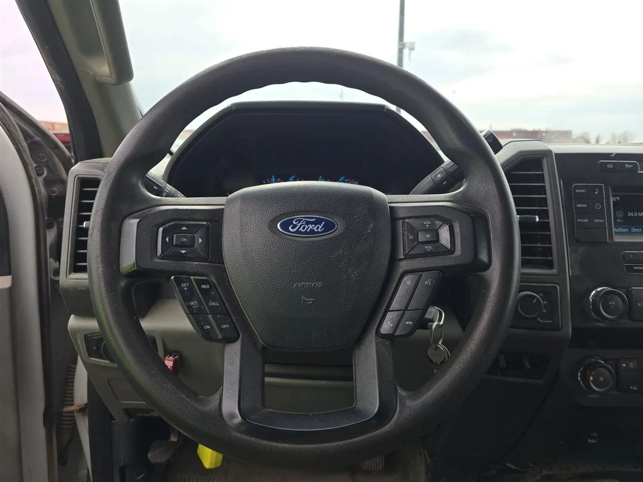 Ford F-450 SD Crew Cab DRW 4WD 2019