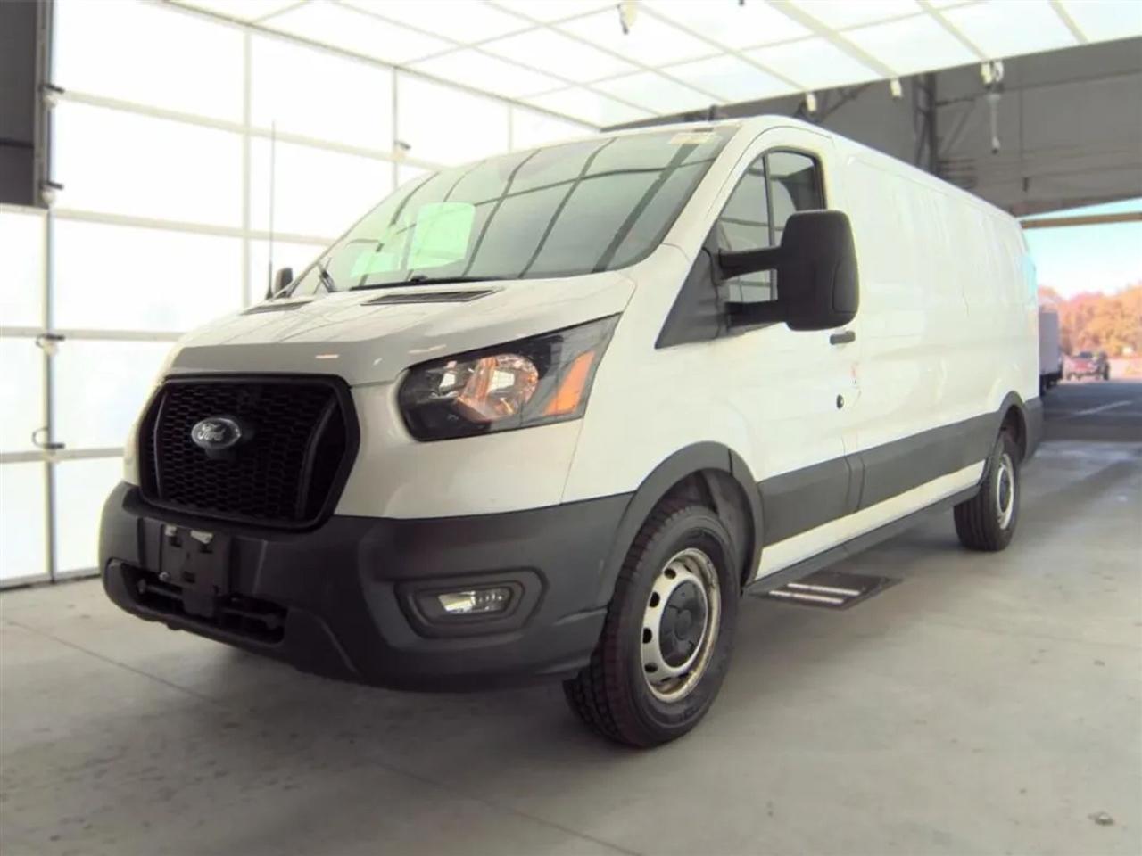 Ford Transit 250 Van Low Roof w/Sliding Pass. 130-in. WB 2021