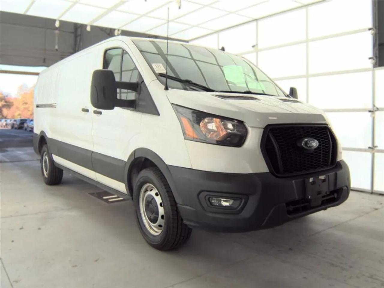 Ford Transit 250 Van Low Roof w/Sliding Pass. 130-in. WB 2021