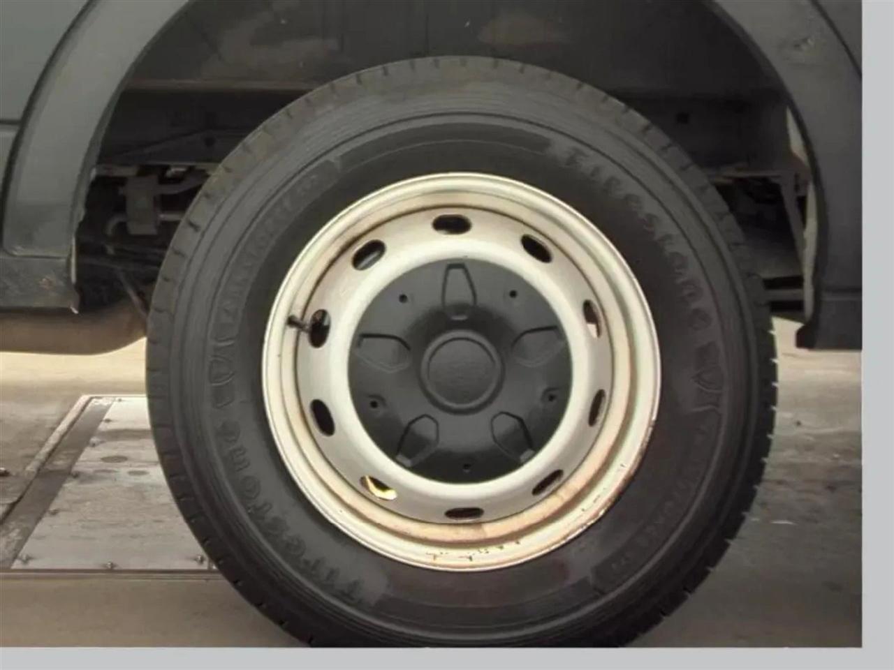 Ford Transit 250 Van Low Roof w/Sliding Pass. 130-in. WB 2021