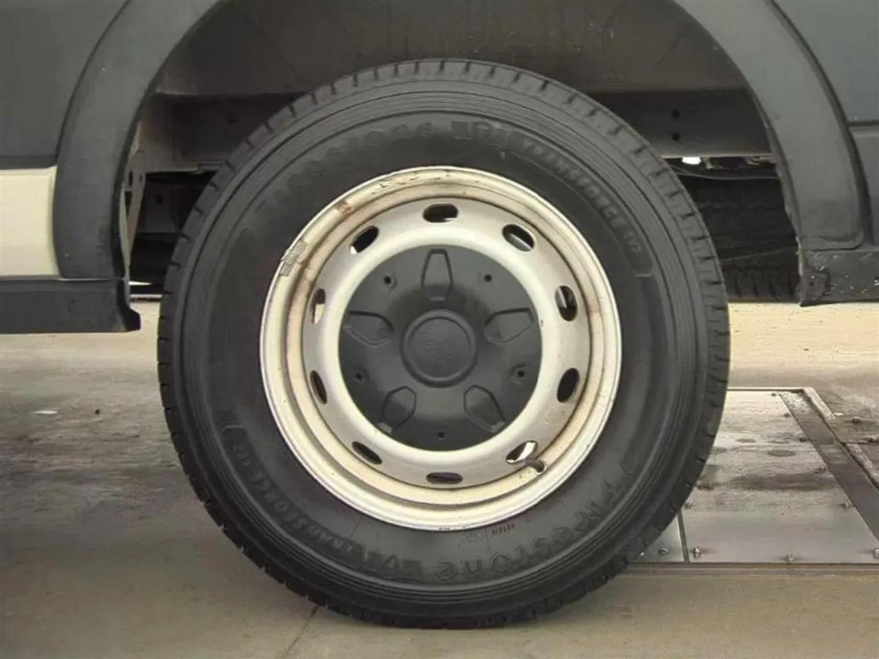 Ford Transit 250 Van Low Roof w/Sliding Pass. 130-in. WB 2021