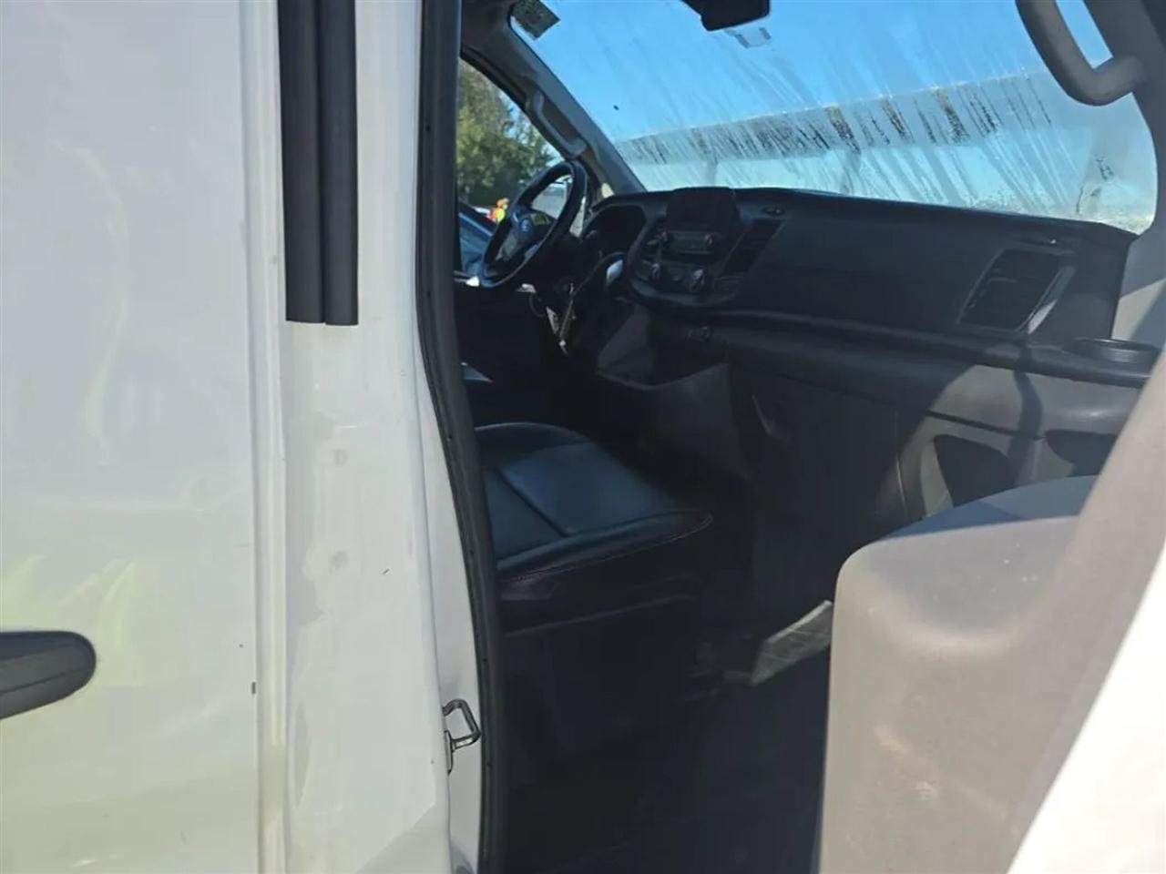 Ford Transit 250 Van Low Roof w/Sliding Pass. 130-in. WB 2021