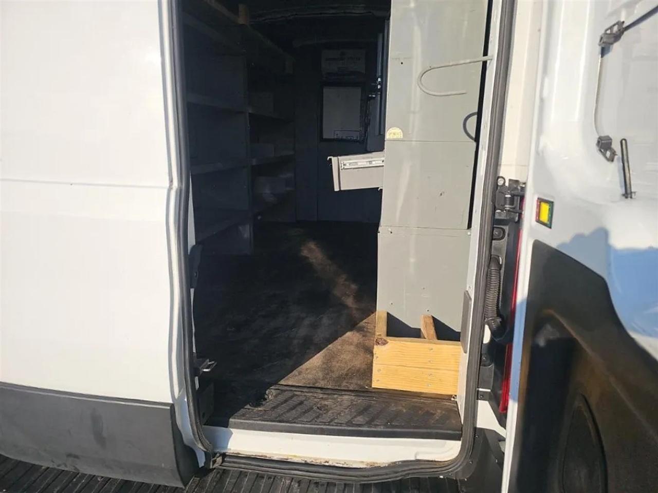 Ford Transit 250 Van Med. Roof w/Sliding Pass. 130-in. WB 2020