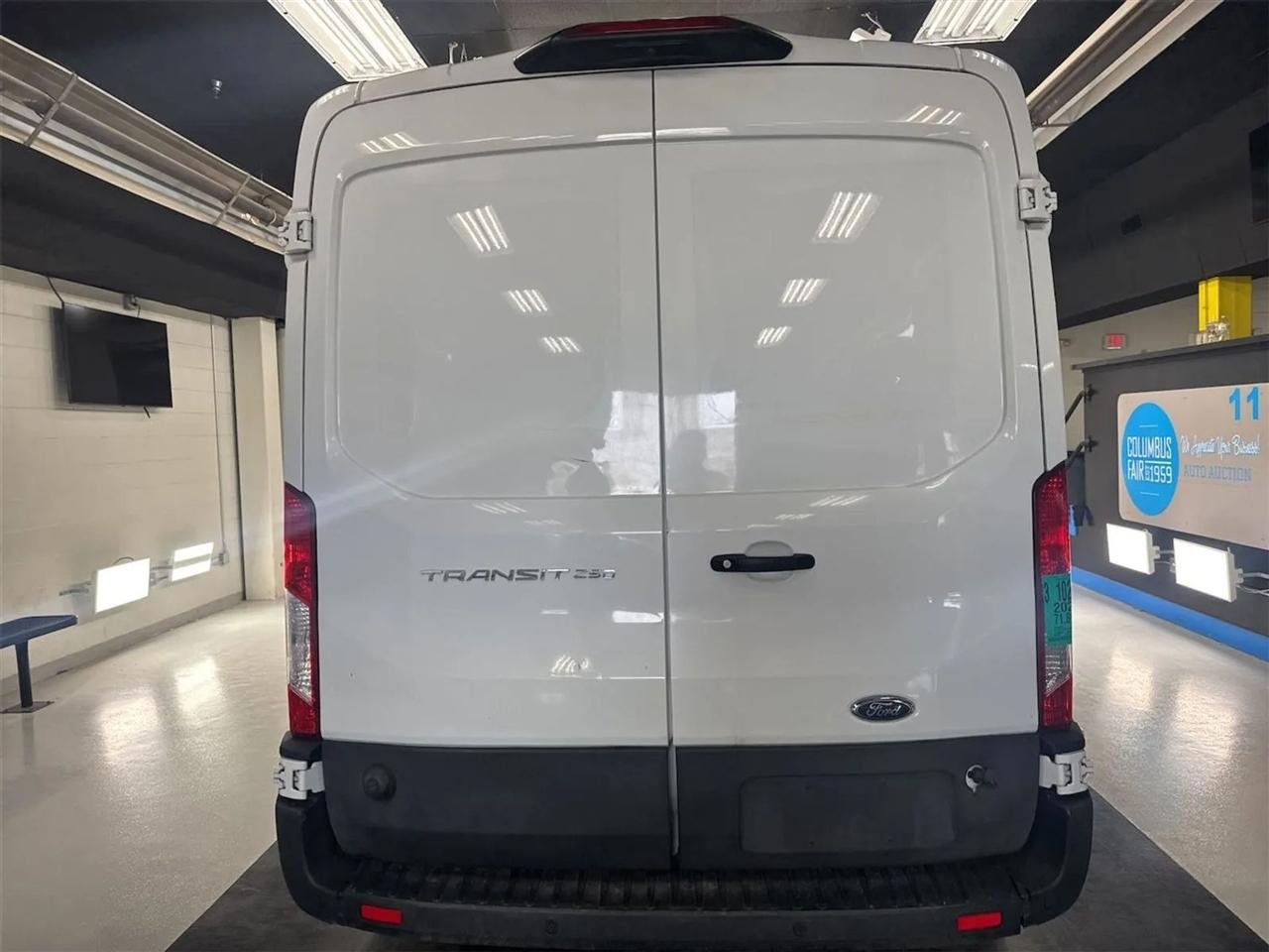 Ford Transit 250 Van Med. Roof w/Sliding Pass. 130-in. WB 2020