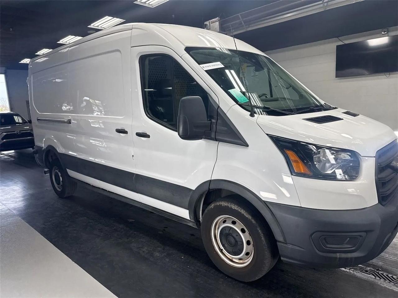 Ford Transit 250 Van Med. Roof w/Sliding Pass. 130-in. WB 2020