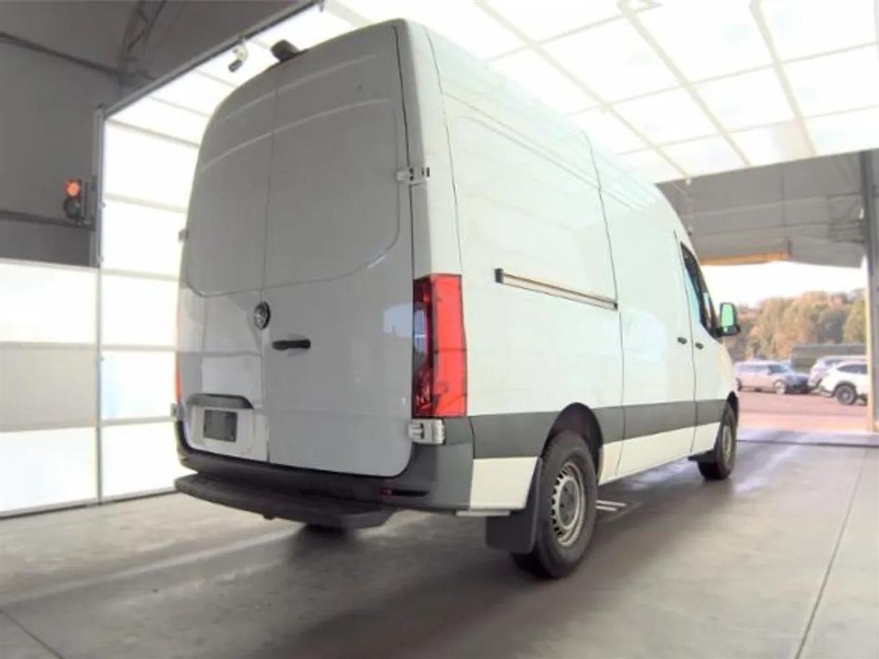 Mercedes-Benz Sprinter 2500 144-in. WB 2021