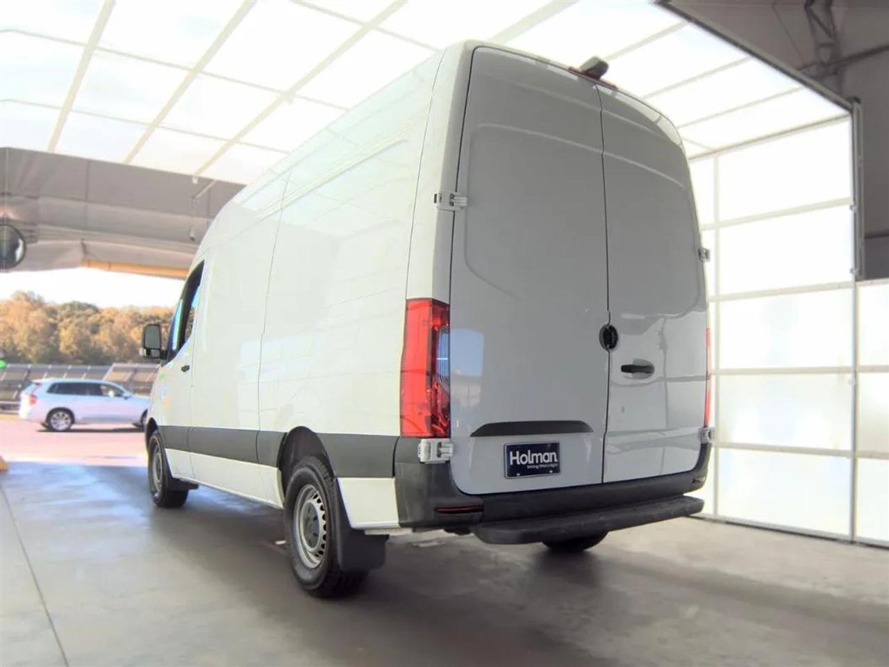 Mercedes-Benz Sprinter 2500 144-in. WB 2021