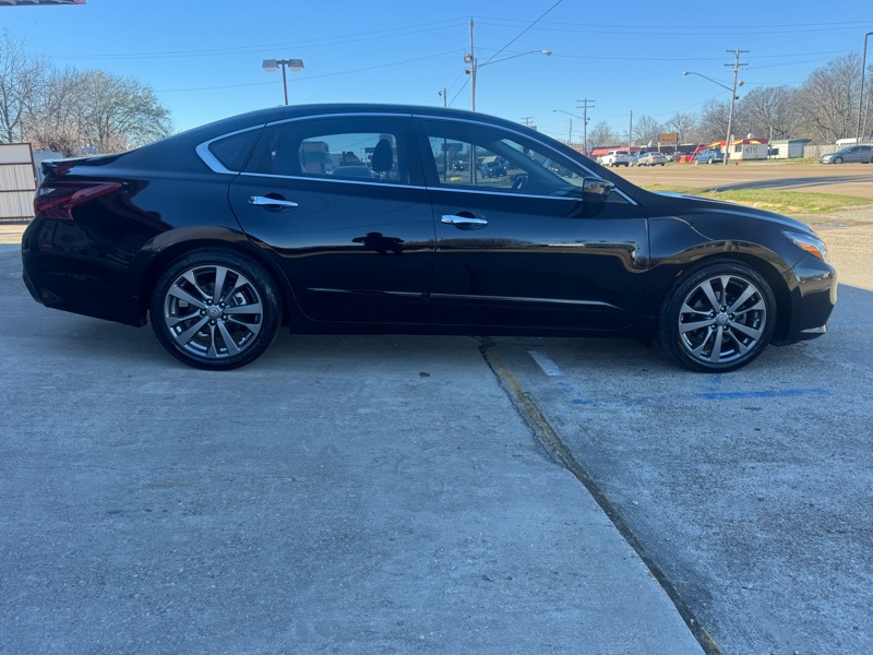 Nissan Altima 2.5 SV 2018