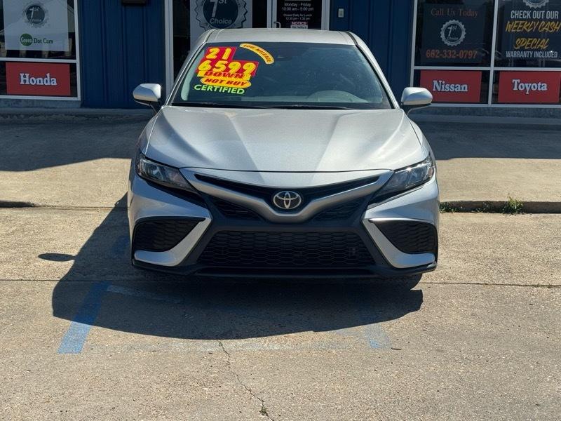 Toyota Camry SE 2021