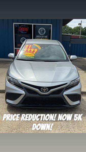 Toyota Camry SE 2021