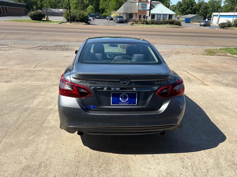 Nissan Altima 3.5 SR 2017