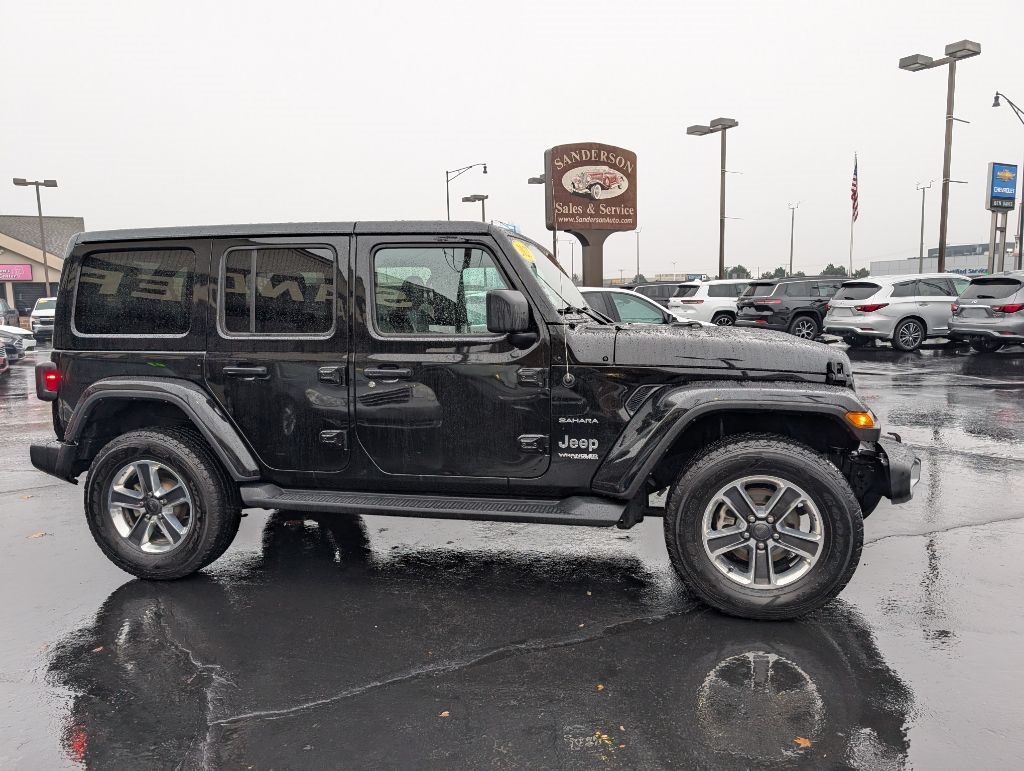 2022 Jeep Wrangler Unlimited Sahara photo 4