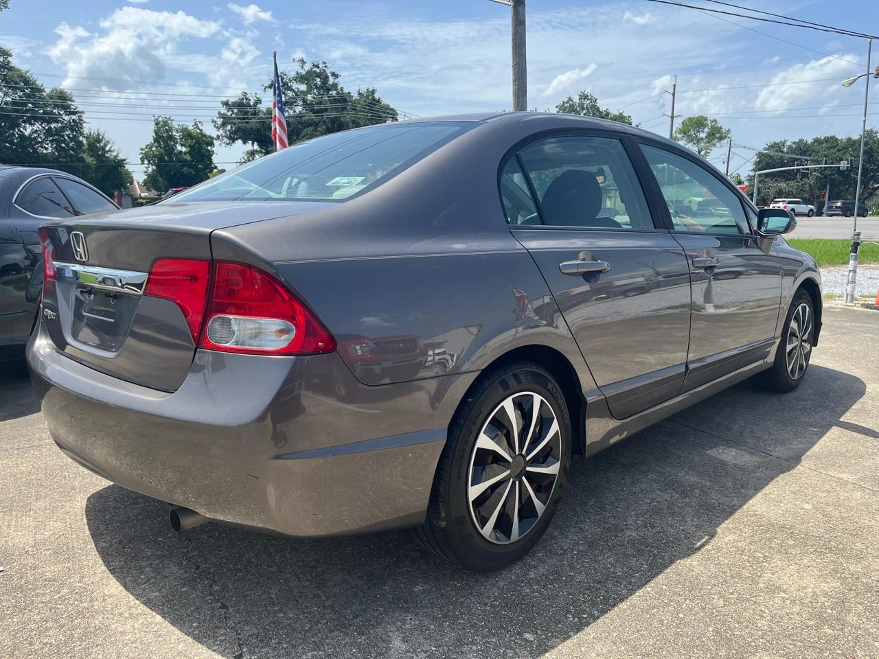 Honda Civic LX Sedan 5-Speed AT 2010