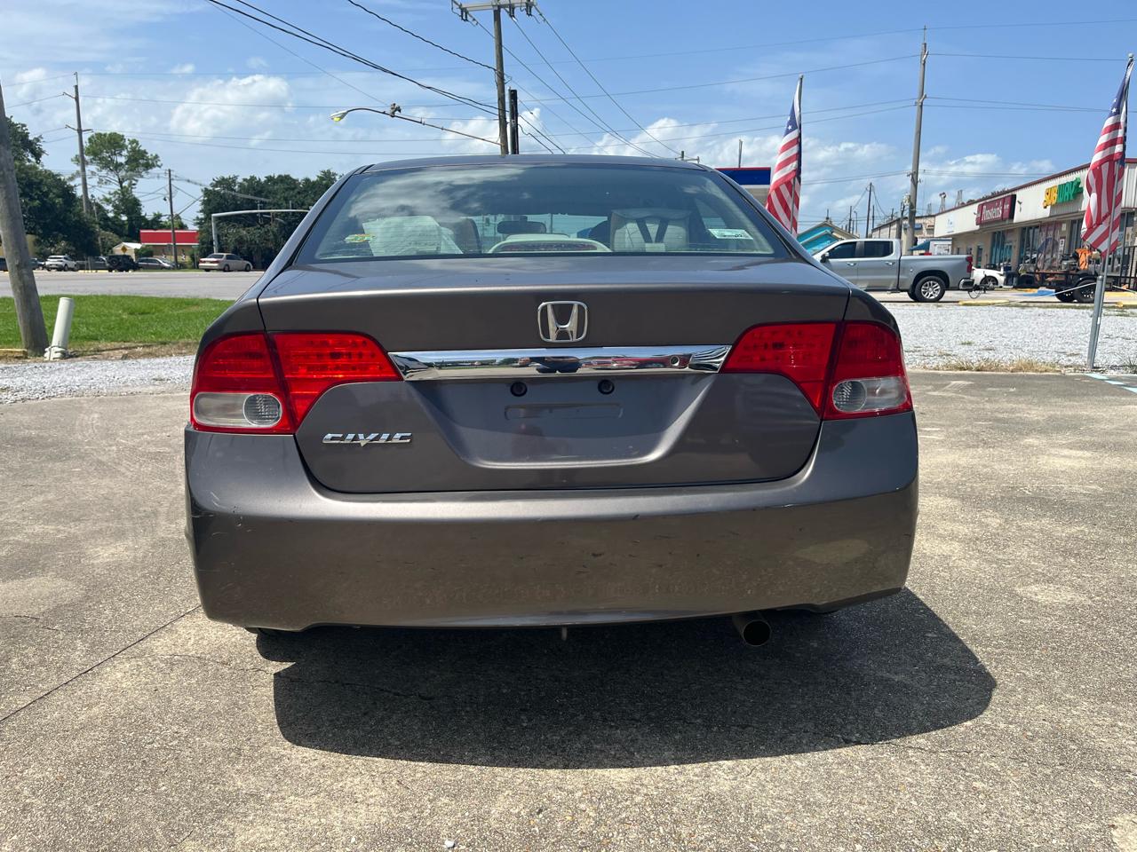 Honda Civic LX Sedan 5-Speed AT 2010