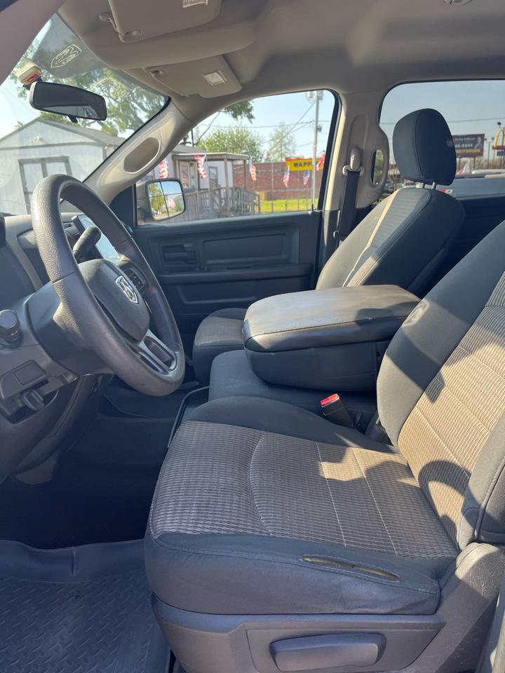RAM 1500 ST Crew Cab 2WD 2012