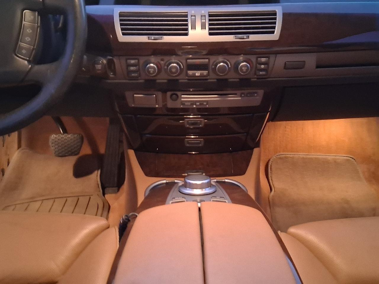 BMW 750Li  2008