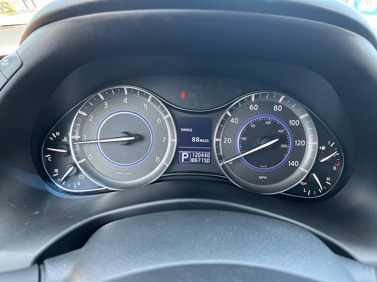 Infiniti QX56 2WD 2012