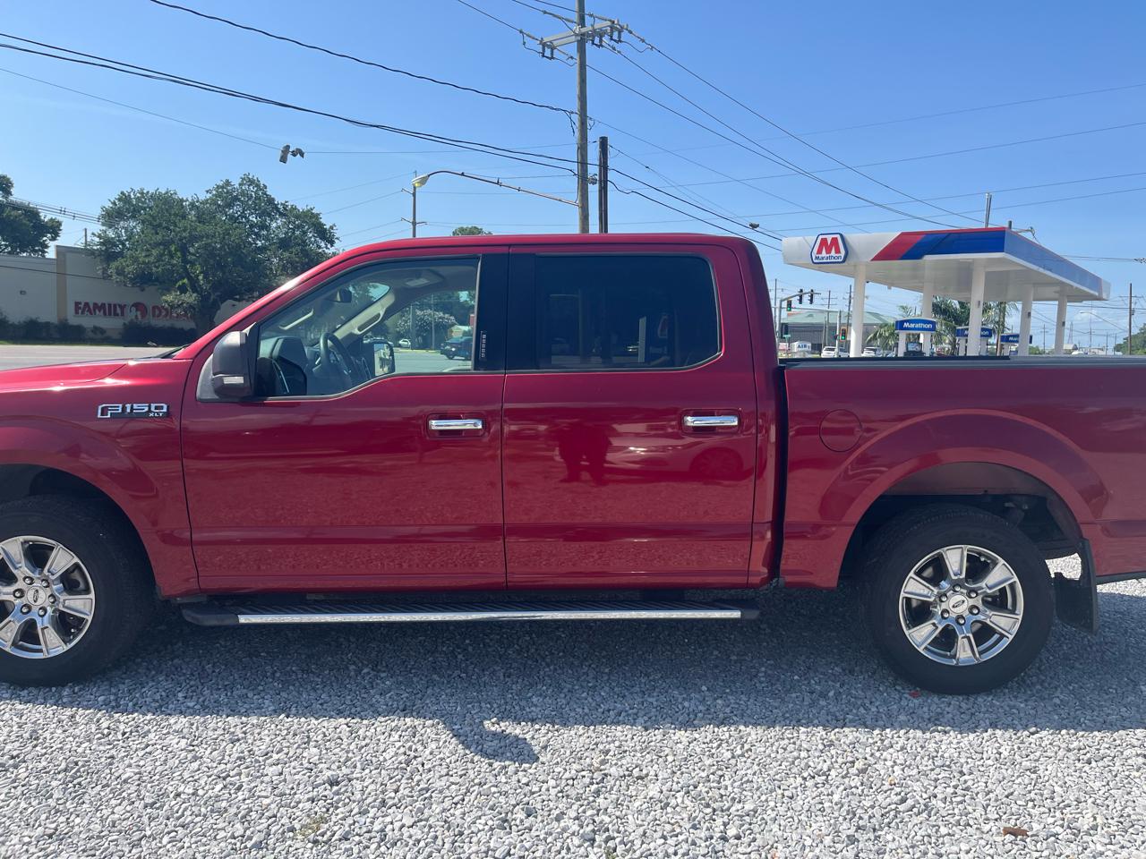 Ford F-150 SuperCrew Crew Cab 139" XLT 2015