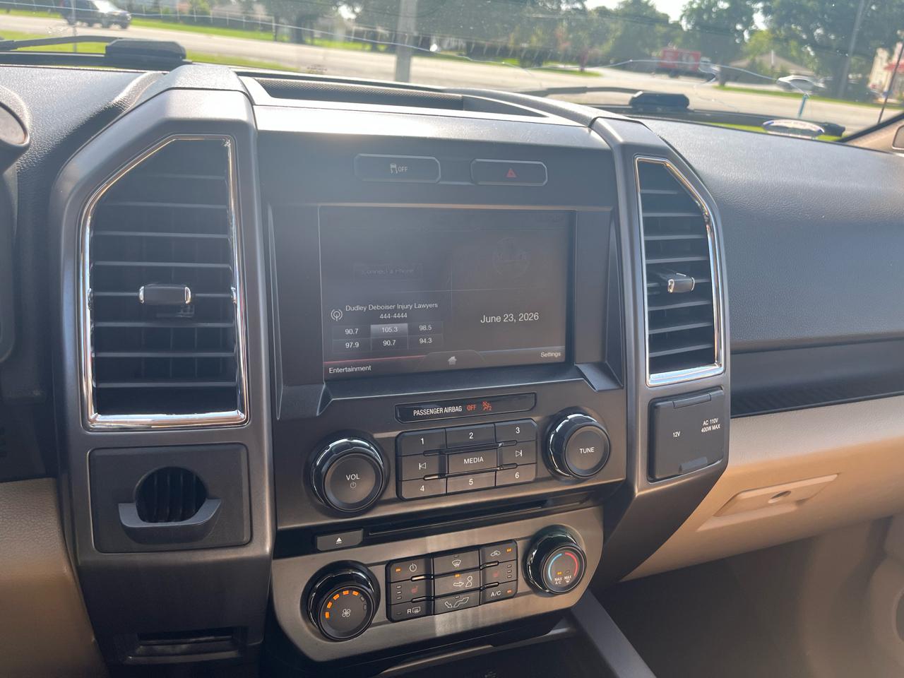 Ford F-150 SuperCrew Crew Cab 139" XLT 2015